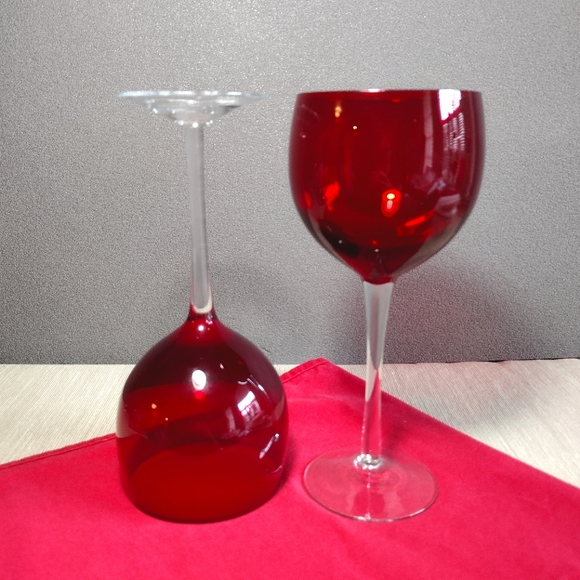 Vintage Set of 2 Ruby Red Wine Glasses - Picture 3 of 4